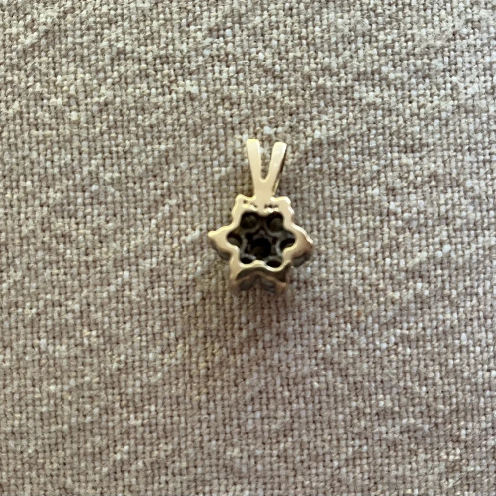 DIAMOND PENDANT - Picture 3 of 4